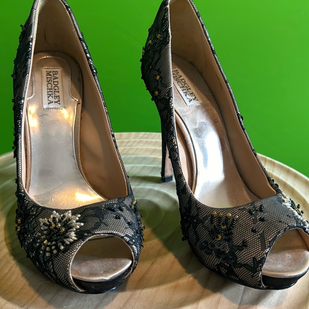 Badgley Mishka sequin and lace, beige and black heel.